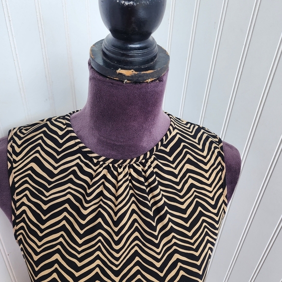 Chaps Women's Brown Beige Black Striped Sleeveless Blouse Sz M - Picture 3 of 10